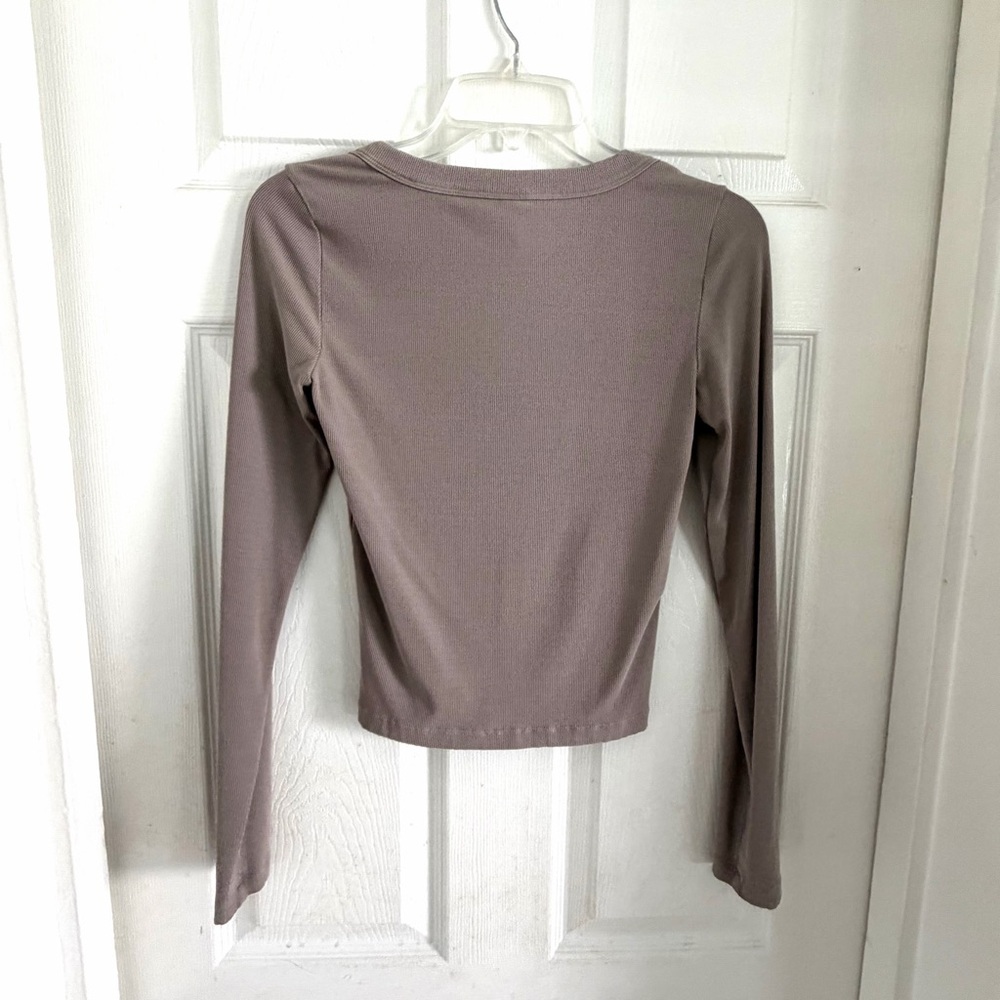 Vuori Long Sleeve Pose Scoop Tee - Picture 6 of 7